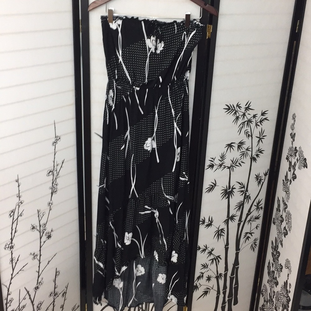 Hi-Low strapless Maxi dress